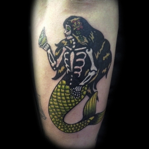 tatuaje-sirena-mermaid-antebrazo